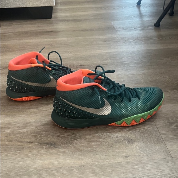 Men’s Nike Kyrie 1 Flytrap Emerald Green Size US 12 - Picture 2 of 9